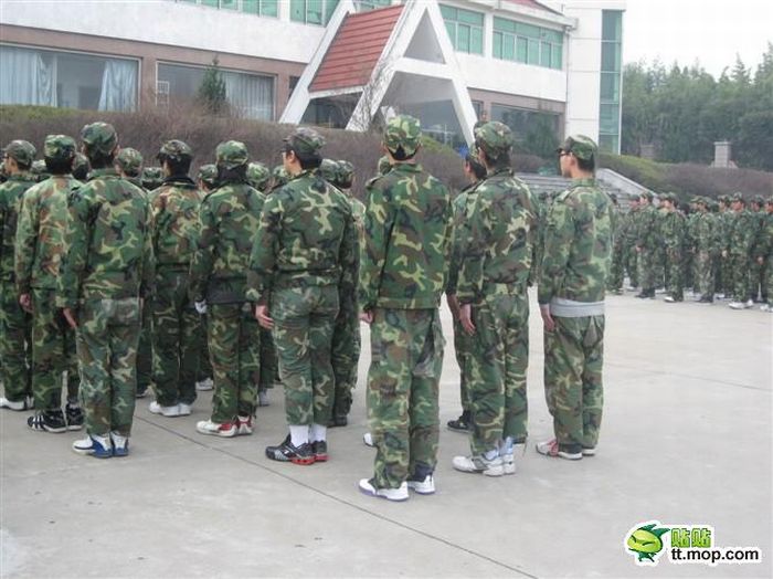 Chinese Military Camp (7 pics)