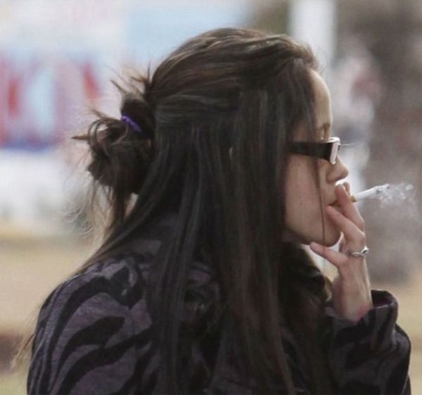 Crazy Girl Smoking (7 pics)