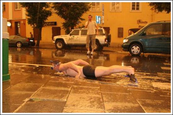 Street Swimming (6 pics)