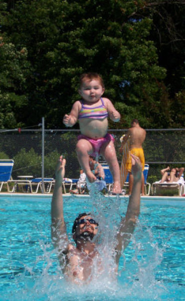 People Tossing Babies (63 pics)