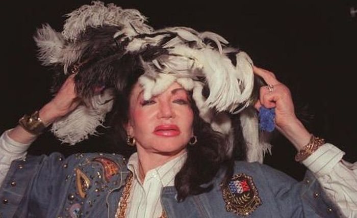 Stallone's mom, Jackie, after Zillions of Plastic Ops (29 pics)