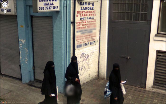 Interesting Images Found on Google Street View (52 pics)