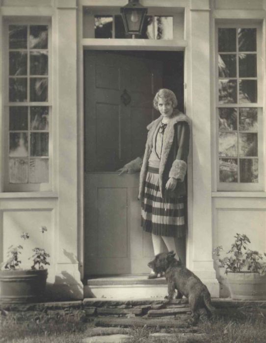 Retro Photos of People with Dogs (21 pics)