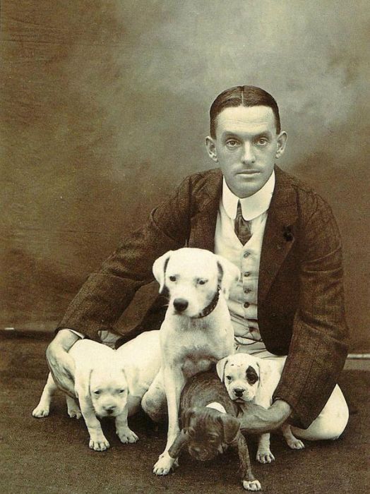Retro Photos of People with Dogs (21 pics)