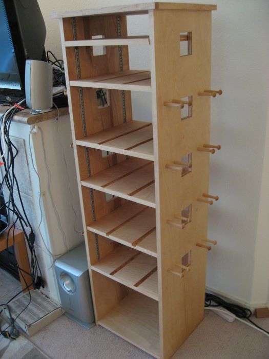 Cabinet for a Gaming Geek (9 pics)