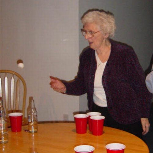 Grandmas Playing Beer Pong (22 pics)