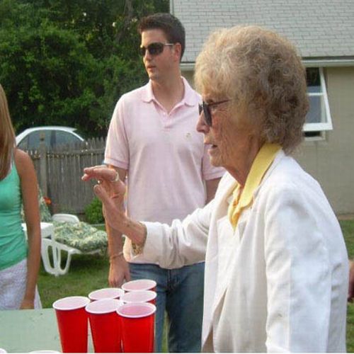 Grandmas Playing Beer Pong (22 pics)