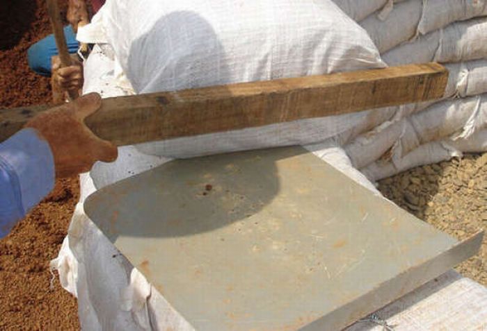 How to Make an Earthbag Dome (17 pics)