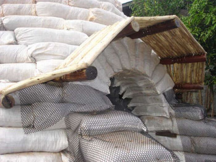 How to Make an Earthbag Dome (17 pics)