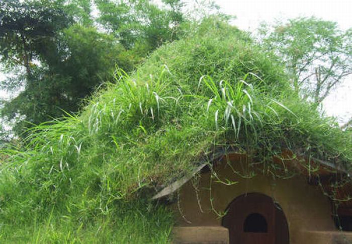 How to Make an Earthbag Dome (17 pics)