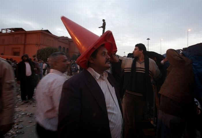 Egyptian Protesters' Makeshift Helmets (10 pics)