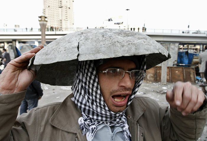 Egyptian Protesters' Makeshift Helmets (10 pics)