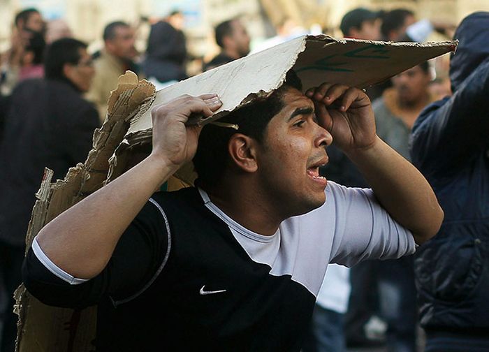 Egyptian Protesters' Makeshift Helmets (10 pics)