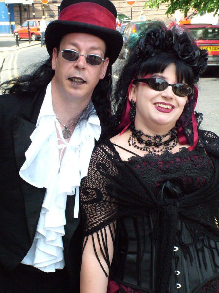 Goth Marriages (48 pics)