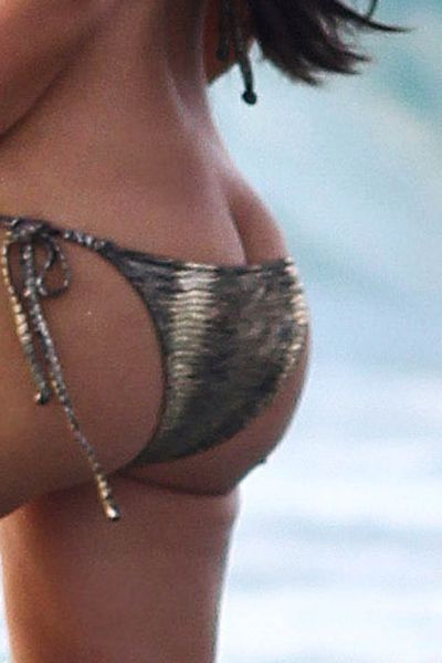 Kim Kardashian’s Butt (55 pics)