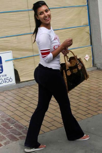 Kim Kardashian’s Butt (55 pics)