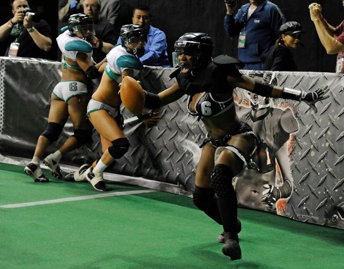 Lingerie Bowl in Las Vegas (18 pics)