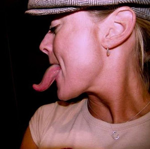 Long-Tongued Ladies (21 pics)