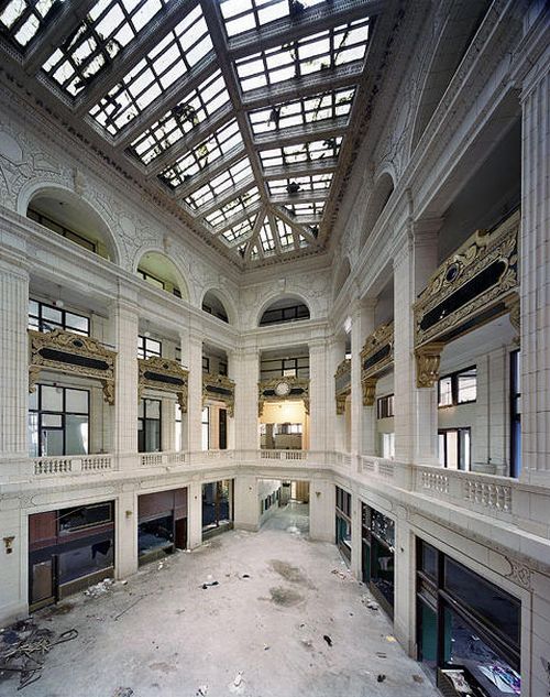 Ruins of Detroit (32 pics)