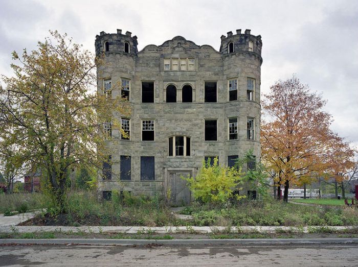 Ruins of Detroit (32 pics)