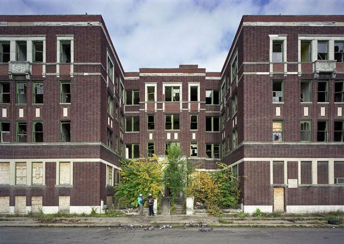 Ruins of Detroit (32 pics)