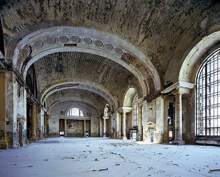 Ruins of Detroit (32 pics)