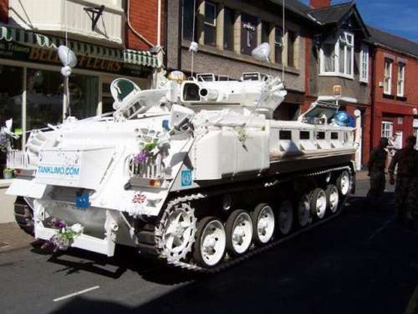 Wedding Tank (18 pics)