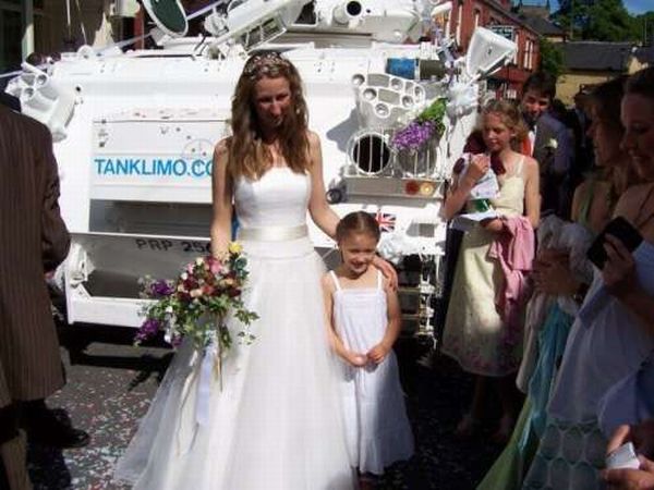 Wedding Tank (18 pics)