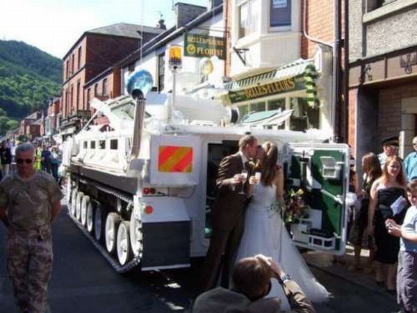 Wedding Tank (18 pics)