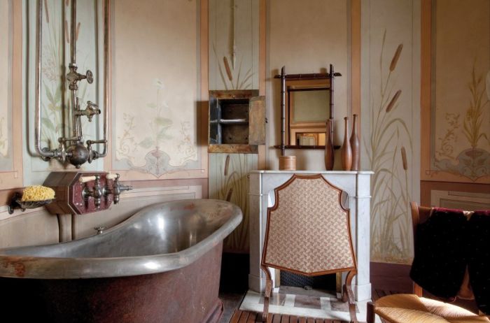 The French House Untouched for 100 Years (10 pics)