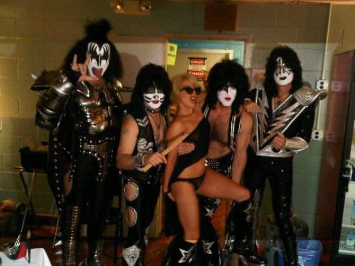 Twitpics Tweeted by Celebrities (75 pics)