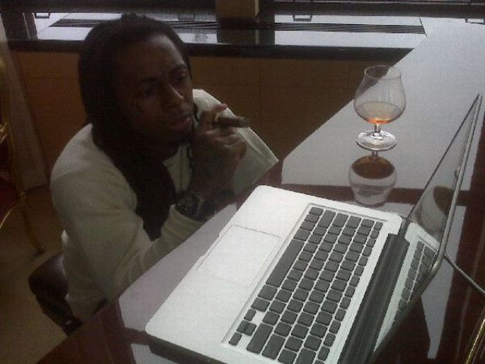 Twitpics Tweeted by Celebrities (75 pics)