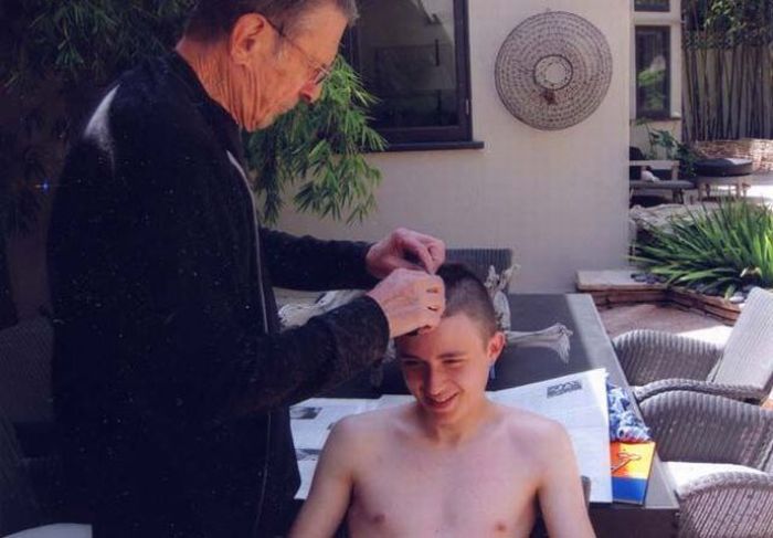 Twitpics Tweeted by Celebrities (75 pics)
