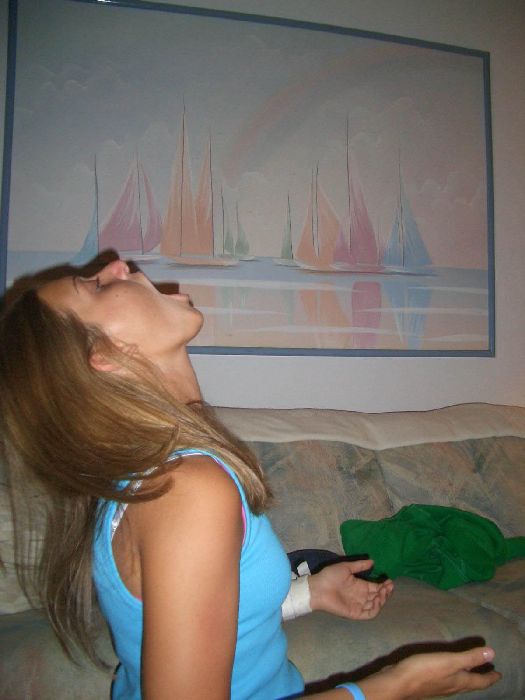 Girls Catching Things In Their Mouths (46 pics)