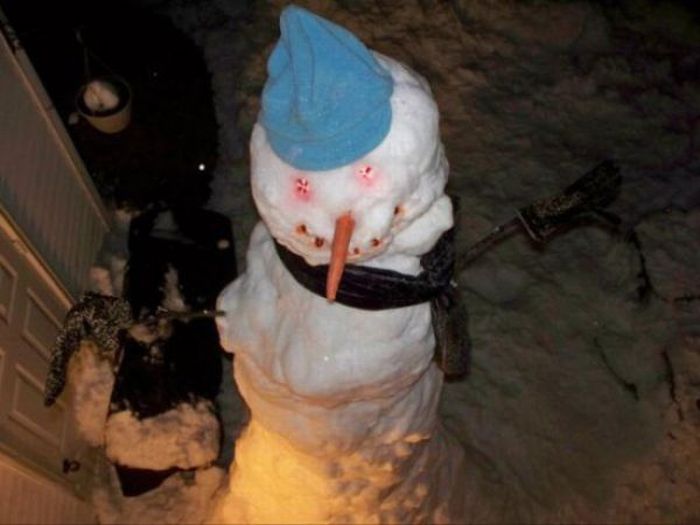 Oversized Snowman (4 pics)
