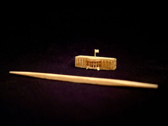 Tiny Sculptures Made From A Single Toothpick (8 pics) Tiny Sculptures Made From A Single Toothpick (8 pics)