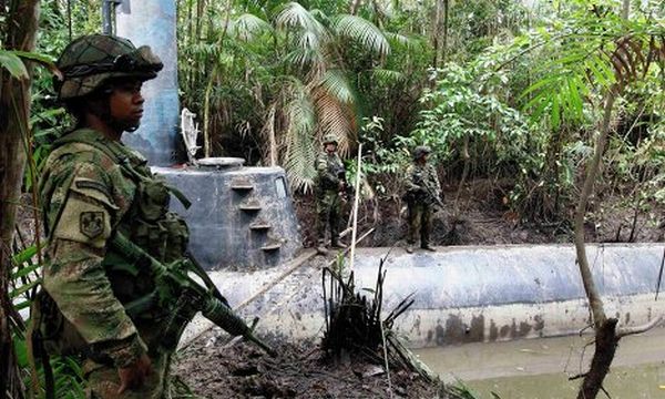 Drug Submarine Seized by Colombian Navy (5 pics)