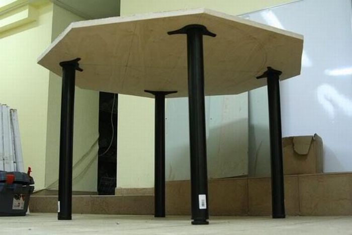 How to Build a Good Poker Table (16 pics)