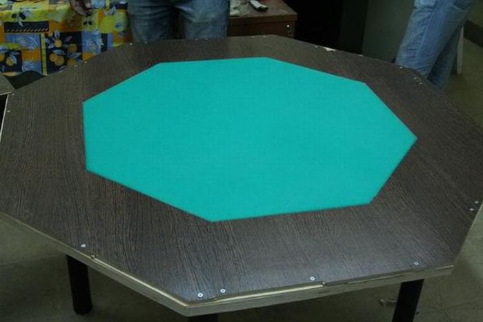 How to Build a Good Poker Table (16 pics)