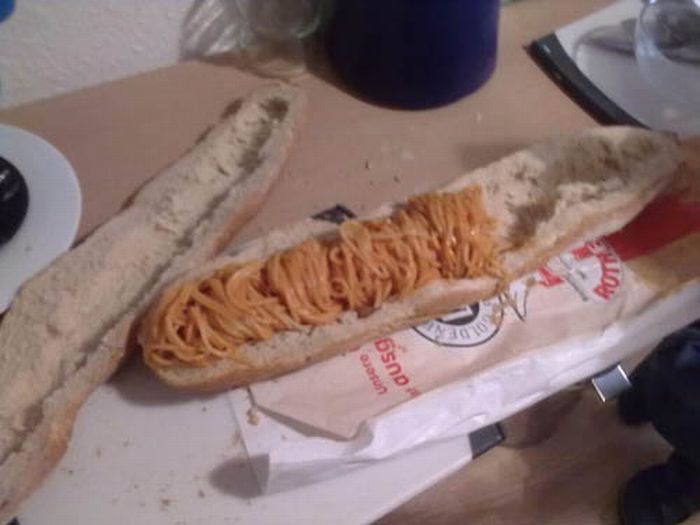 Spaghetti Sandwich (8 pics)