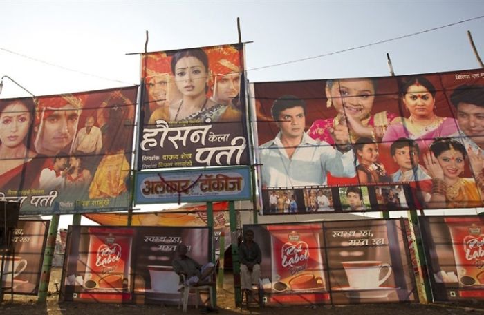 Mobile Cinemas In India (12 pics)