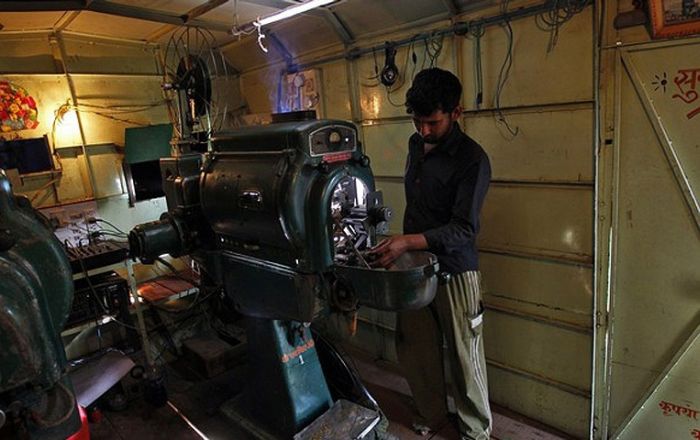 Mobile Cinemas In India (12 pics)