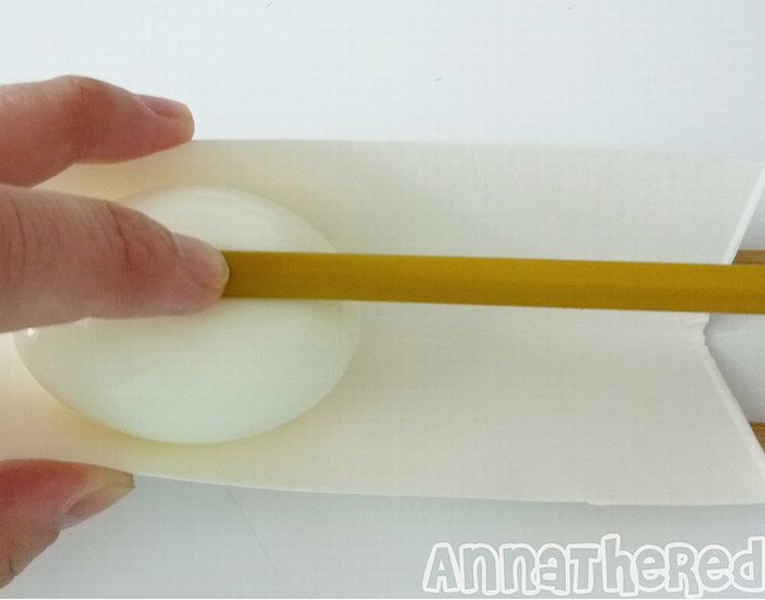 How to Make a Heart Shaped Hard Boiled Egg (10 pics)