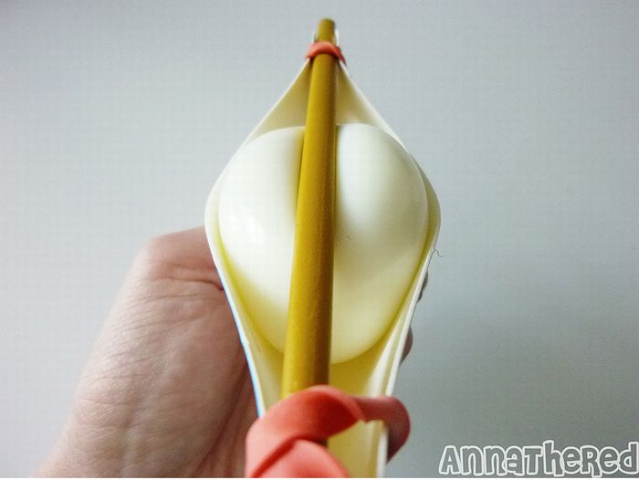 How to Make a Heart Shaped Hard Boiled Egg (10 pics)