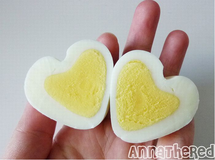 How to Make a Heart Shaped Hard Boiled Egg (10 pics)