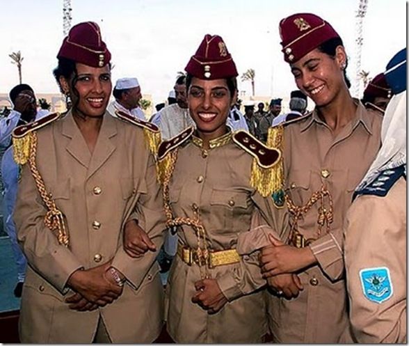 Gaddafi's All Female Bodyguards (38 pics)