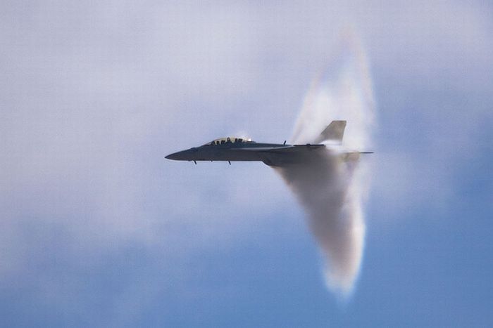 Jets Travelling at Transonic Speed (24 pics)