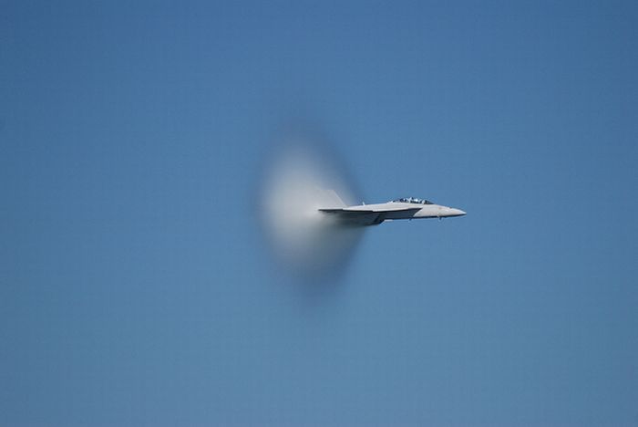 Jets Travelling at Transonic Speed (24 pics)