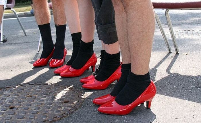Walk a Mile in Her Shoes (7 pics)