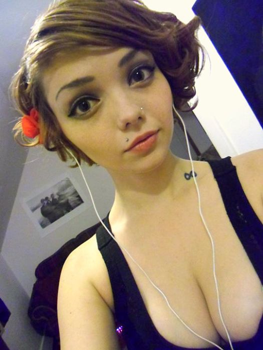 What Do You think About This Girl? (10 pics)